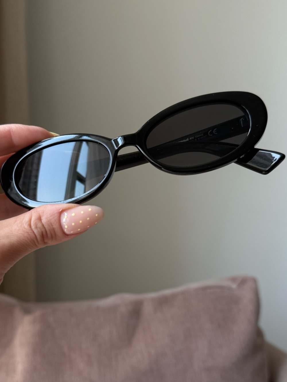 H&M Black Sunglasses Minimal Chic Everyday Classic - Picture 3 of 9